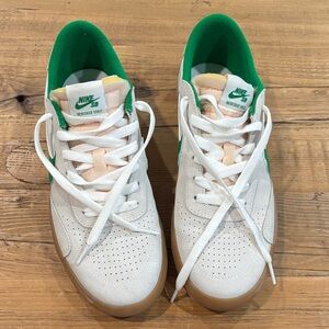 Nike SB Men’s White & Green Casual Sneakers